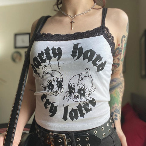 Crop Top E-Girl Weiß Drucken "Feier hart, weine später"