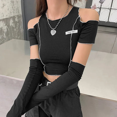 Trendiges Gothic-Crop-Top mit Cold-Shoulder Schnitt