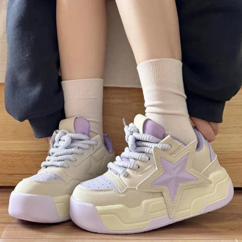 Y2K-Style Sneakers Aesthetic Bread Shoes with Star Design