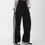 Y2K Inspiriert: Schwarz-Weiße Gestreifte Baggy-Sweatpants