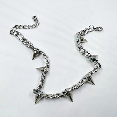 Punk-Rock Necklace with Metal Studs for a Striking Gothic Look