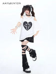 Gothic-Liebe: Schwarzes Oversize-T-Shirt mit Kreuz & Cut-Outs