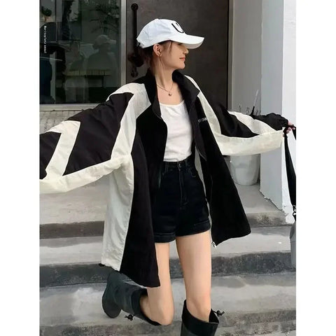 Oversize Gorpcore Jacket for Women Streetwear in Sober Mood Style