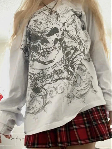 Schulterfreies Grunge-Skull-Langarmshirt für den Herbst