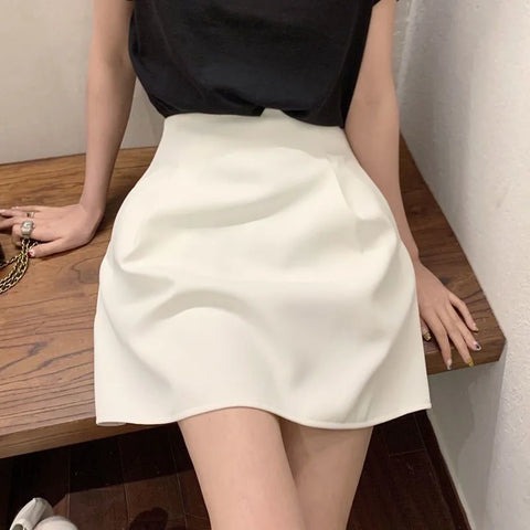 Light White Mini Skirt for Women Streetwear in Korean Style for a Casual Look