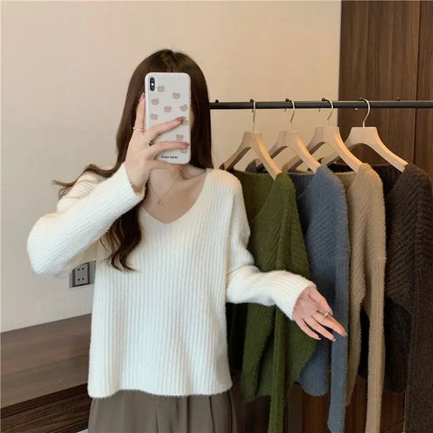 Gemütlicher koreanischer Strickpullover in Weiß