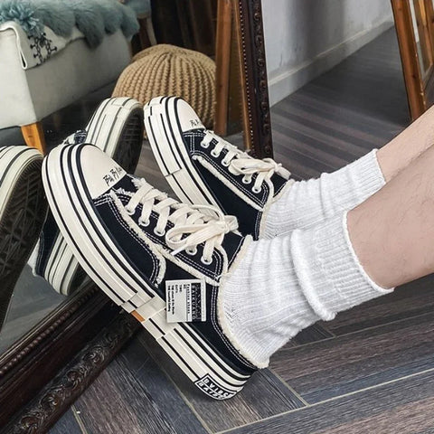 Grunge sneakers for summer