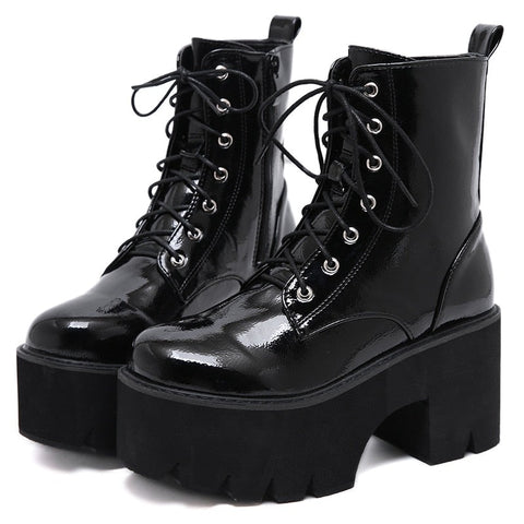 Schwarzes glänzendes Vegan-Leder Gothic Stiefel