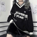 Pullover over e-girl Stil V-Ausschnitt Schrift Gothic