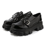 Klobige Gothic-Schuhe mit dickem Plateau und Riemchen