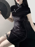 Grunge-Kleid schwarz Cheongsam-Schnitt